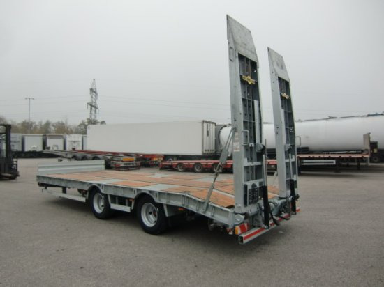 HUMBAUR HBTZ 217224 BS schräg Tandem-Tieflader Verzinkt, SAF-Achsen, - קרון נגרר עם מטען נמוך: תמונה 4 HUMBAUR HBTZ 217224 BS schräg Tandem-Tieflader Verzinkt, SAF-Achsen, - קרון נגרר עם מטען נמוך: תמונה 4