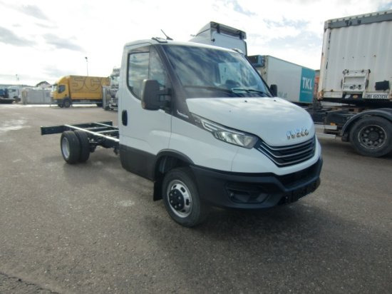 Iveco Daily 40 - 180 Fahrgestell, E6 Automatik mehrere Einheiten verfügbar - משאית עם שלדת תא: תמונה 3 Iveco Daily 40 - 180 Fahrgestell, E6 Automatik mehrere Einheiten verfügbar - משאית עם שלדת תא: תמונה 3