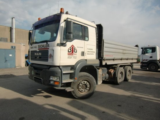 MAN TGA 26.360 6x4 Kipper, Manuel, E3 Schwarzmüller 3-Seitenkipper - מזהיר: תמונה 1 MAN TGA 26.360 6x4 Kipper, Manuel, E3 Schwarzmüller 3-Seitenkipper - מזהיר: תמונה 1