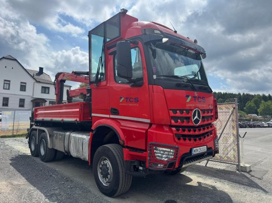Mercedes-Benz AROCS 3552 963-2F Epsilon M100L86 Kran ? Leistungsstarker Holzladekran mit hoher Reichweite - משאית מנוף: תמונה 2 Mercedes-Benz AROCS 3552 963-2F Epsilon M100L86 Kran ? Leistungsstarker Holzladekran mit hoher Reichweite - משאית מנוף: תמונה 2
