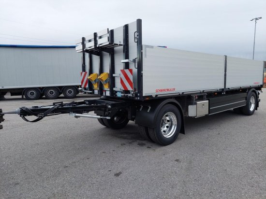 Schwarzmüller 2-Achs Jumbo-Baustoff-Plateauanhänger, BPW-Achsen, Alufelgen, - קרון נגרר צד נופל/ שטוח: תמונה 1 Schwarzmüller 2-Achs Jumbo-Baustoff-Plateauanhänger, BPW-Achsen, Alufelgen, - קרון נגרר צד נופל/ שטוח: תמונה 1