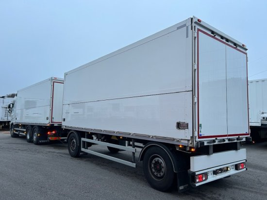 Volvo FH 500 6x2 Getränkekomplettzug, Orten Getränkeaufbau - משאית משקאות: תמונה 5 Volvo FH 500 6x2 Getränkekomplettzug, Orten Getränkeaufbau - משאית משקאות: תמונה 5