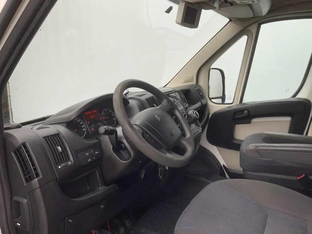 Citroen Jumper 30 2.2 HDI L2H2 Airco Cruise Camera 3 Zits sidebar - כלי רכב מסחרי עם לוח: תמונה 5 Citroen Jumper 30 2.2 HDI L2H2 Airco Cruise Camera 3 Zits sidebar - כלי רכב מסחרי עם לוח: תמונה 5