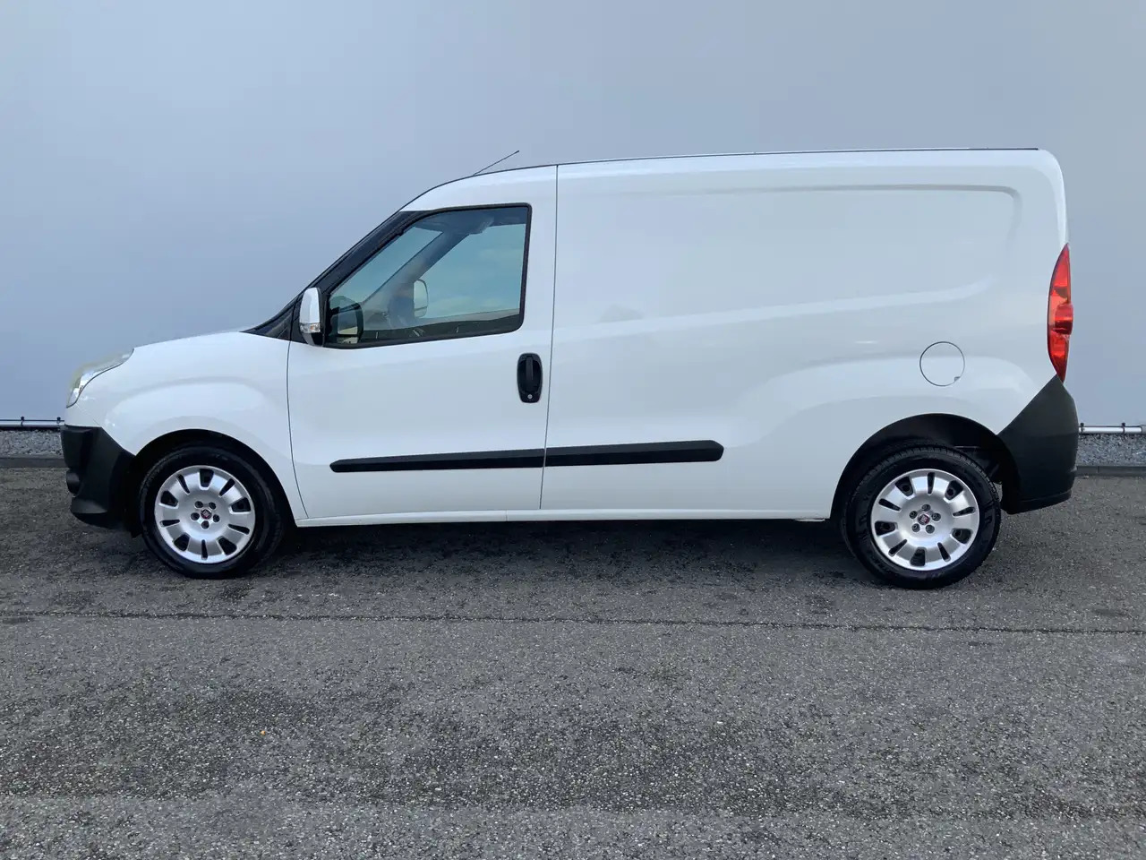 Fiat Doblo Cargo 1.6 MultiJet SX Maxi Airco Trekhaak 1300 kg - כלי רכב מסחרי קטן: תמונה 3 Fiat Doblo Cargo 1.6 MultiJet SX Maxi Airco Trekhaak 1300 kg - כלי רכב מסחרי קטן: תמונה 3