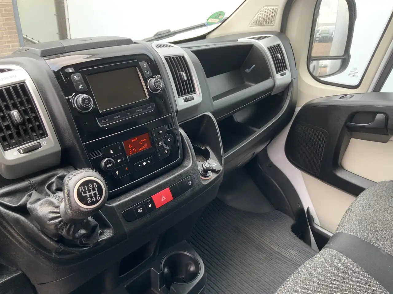 Fiat Ducato 35H 2.3 MultiJet L3H1 Meubelbak & Lift & Zijdeur A - כלי רכב מסחרי עם תיבה: תמונה 4 Fiat Ducato 35H 2.3 MultiJet L3H1 Meubelbak & Lift & Zijdeur A - כלי רכב מסחרי עם תיבה: תמונה 4