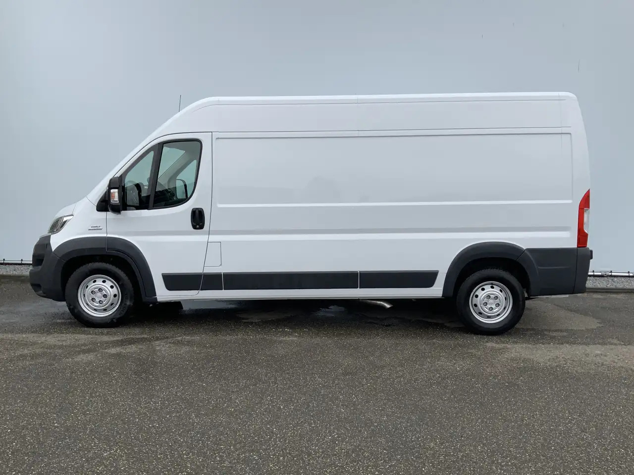 Fiat Ducato 35H 2.3 MultiJet L3H2 Maxi Airco Cruise Navi 3 Zit - כלי רכב מסחרי עם לוח: תמונה 4 Fiat Ducato 35H 2.3 MultiJet L3H2 Maxi Airco Cruise Navi 3 Zit - כלי רכב מסחרי עם לוח: תמונה 4