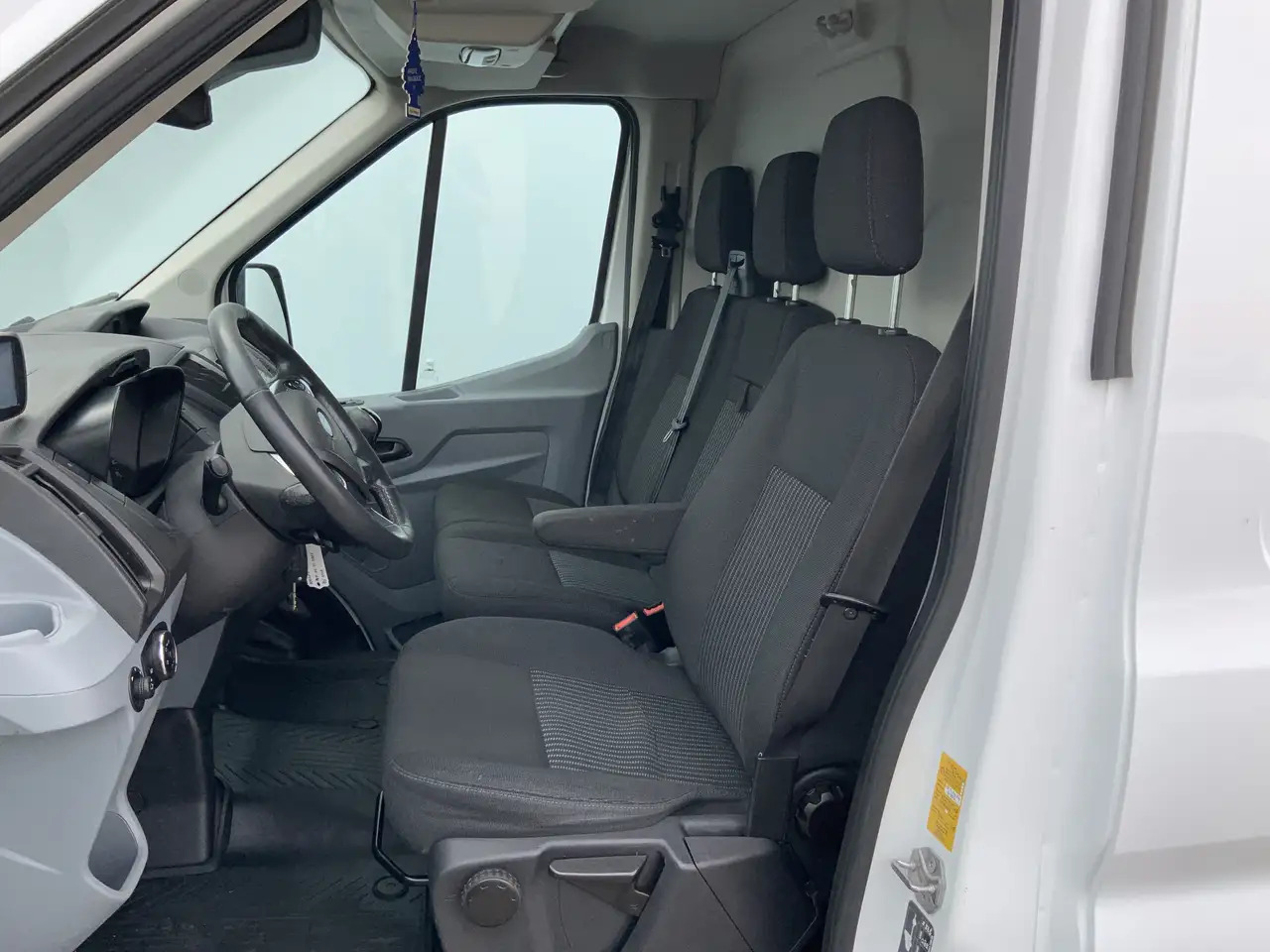 Ford Transit 310 2.2 TDCI L2H2 Trend Airco Cruise Navi 3 Zits I - כלי רכב מסחרי עם לוח: תמונה 4 Ford Transit 310 2.2 TDCI L2H2 Trend Airco Cruise Navi 3 Zits I - כלי רכב מסחרי עם לוח: תמונה 4