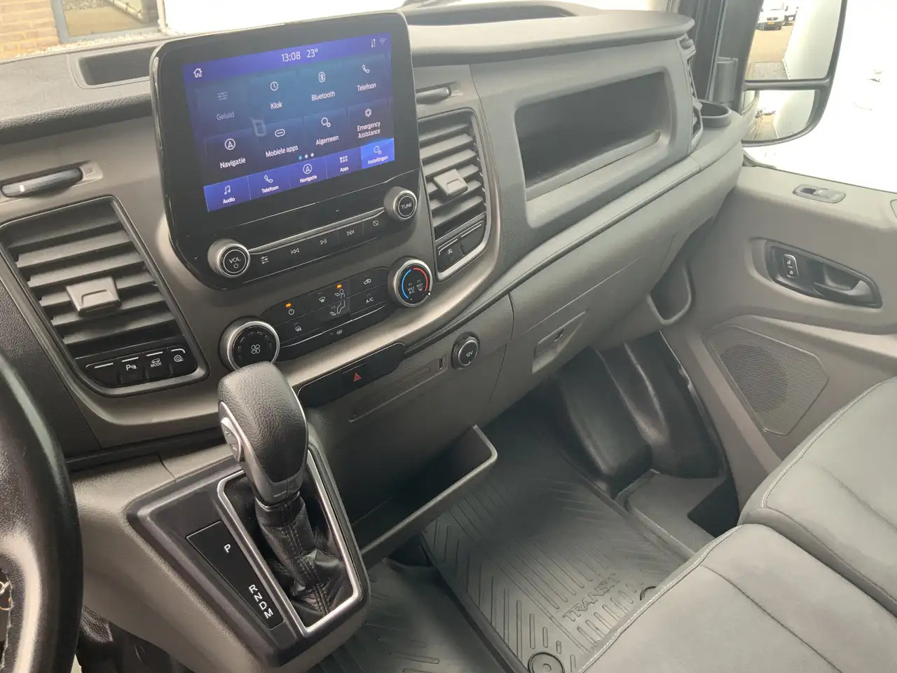 Ford Transit 350 2.0 TDCI L3H2 EXPORT !! Koel vries Automaat Tr - מכונות אחרות: תמונה 4 Ford Transit 350 2.0 TDCI L3H2 EXPORT !! Koel vries Automaat Tr - מכונות אחרות: תמונה 4