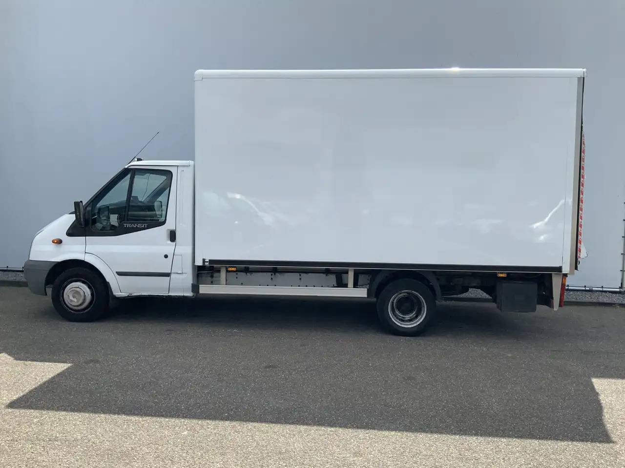 Ford Transit 350L 2.4 TDCI MARGE !!bak&Laadklep &Zijdeur Airco - כלי רכב מסחרי עם תיבה: תמונה 3 Ford Transit 350L 2.4 TDCI MARGE !!bak&Laadklep &Zijdeur Airco - כלי רכב מסחרי עם תיבה: תמונה 3