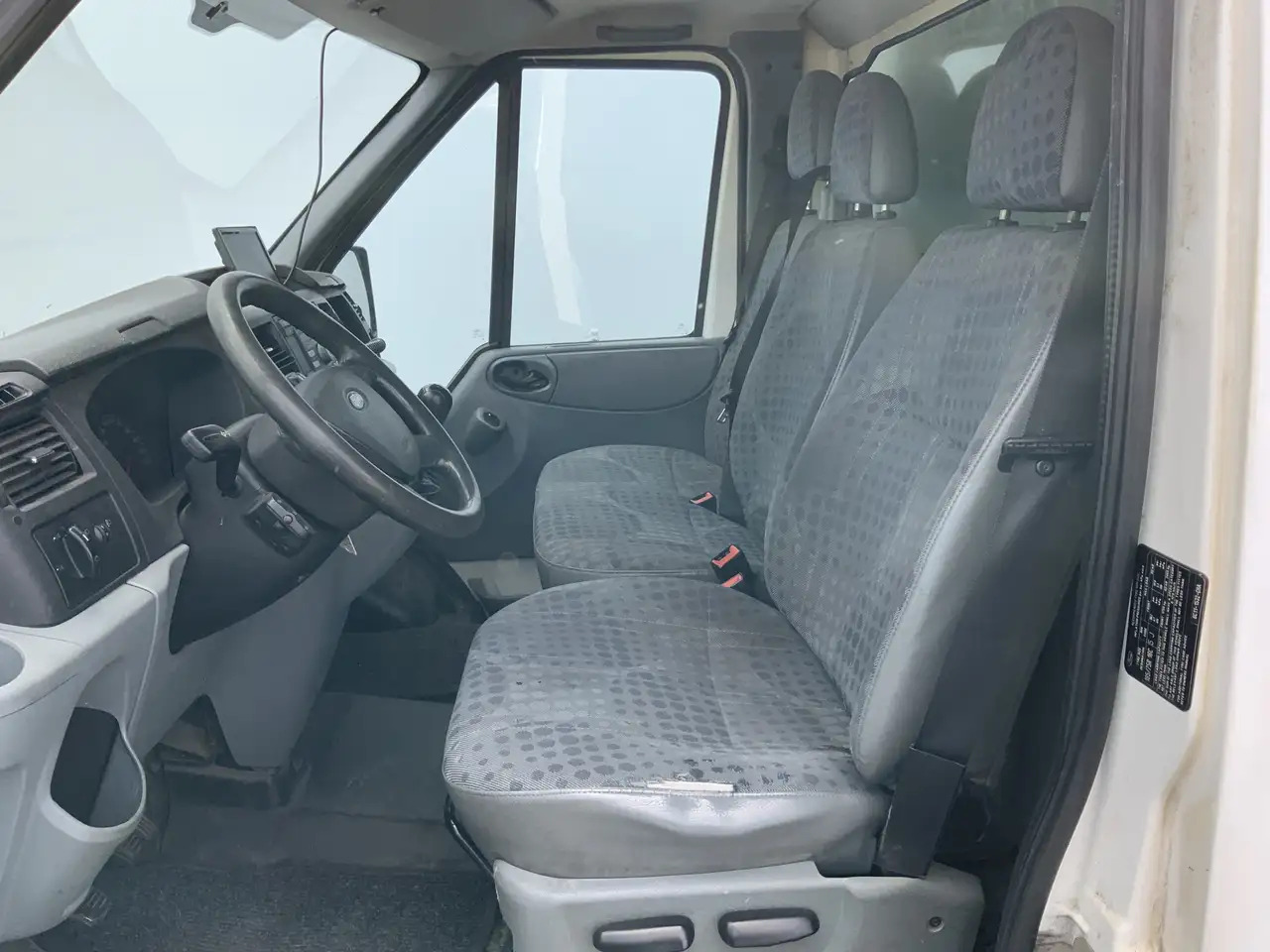 Ford Transit 350L 2.4 TDCI MARGE !!bak&Laadklep &Zijdeur Airco - כלי רכב מסחרי עם תיבה: תמונה 4 Ford Transit 350L 2.4 TDCI MARGE !!bak&Laadklep &Zijdeur Airco - כלי רכב מסחרי עם תיבה: תמונה 4