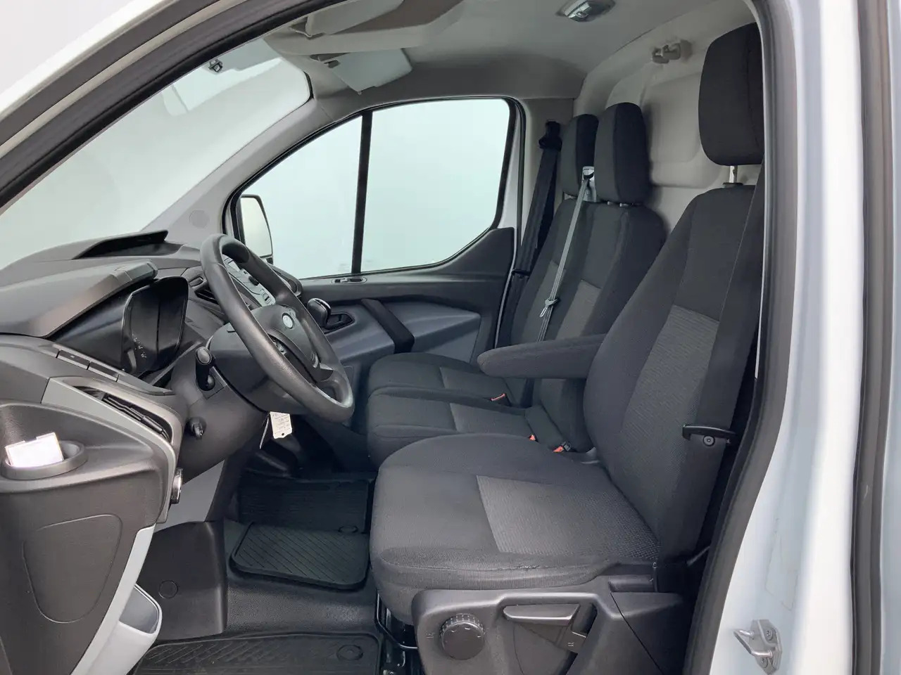 Ford Transit Custom 270 2.2 TDCI L1H1 Economy Edition Airco Cruise 3 Z - כלי רכב מסחרי עם לוח: תמונה 4 Ford Transit Custom 270 2.2 TDCI L1H1 Economy Edition Airco Cruise 3 Z - כלי רכב מסחרי עם לוח: תמונה 4
