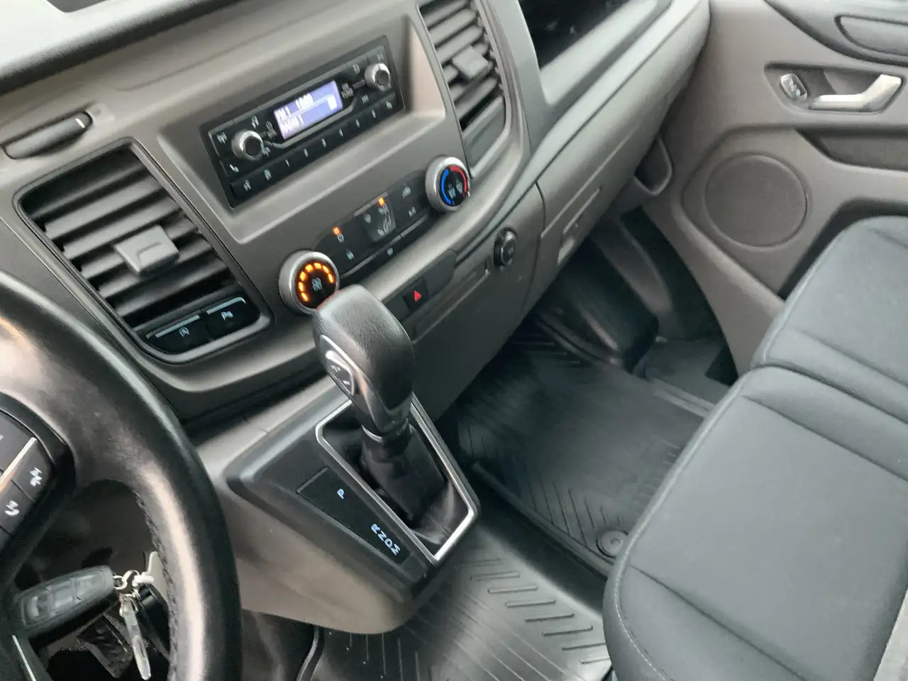 Ford Transit Custom 280 2.0 TDCI L1H1 Automaat Dub Schuifdeur Side Bar - כלי רכב מסחרי עם לוח: תמונה 5 Ford Transit Custom 280 2.0 TDCI L1H1 Automaat Dub Schuifdeur Side Bar - כלי רכב מסחרי עם לוח: תמונה 5