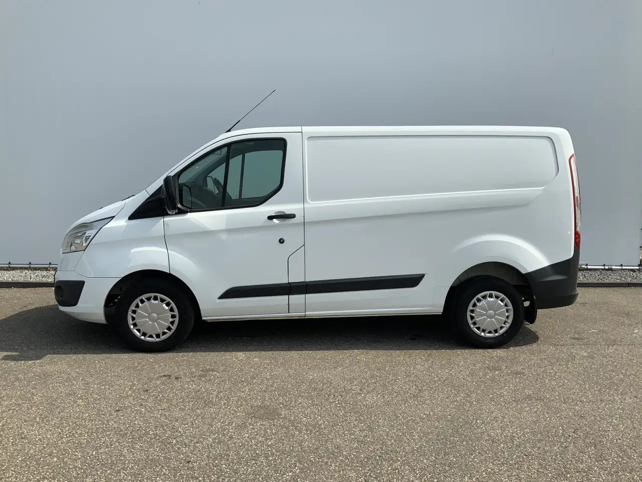 Ford Transit Custom 290 2.2 TDCI L1H2 Trend Airco Cruise 3 Zits Trekha - כלי רכב מסחרי עם לוח: תמונה 3 Ford Transit Custom 290 2.2 TDCI L1H2 Trend Airco Cruise 3 Zits Trekha - כלי רכב מסחרי עם לוח: תמונה 3