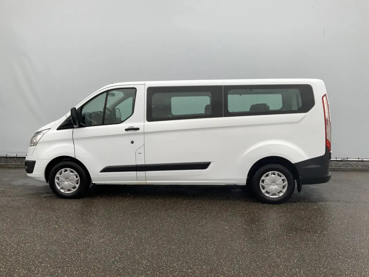 Ford Transit Custom 300 2.2 TDCI L2H1 (11000,- ex btw /ex bpm)Trend - כלי רכב מסחרי לנוסעים: תמונה 3 Ford Transit Custom 300 2.2 TDCI L2H1 (11000,- ex btw /ex bpm)Trend - כלי רכב מסחרי לנוסעים: תמונה 3