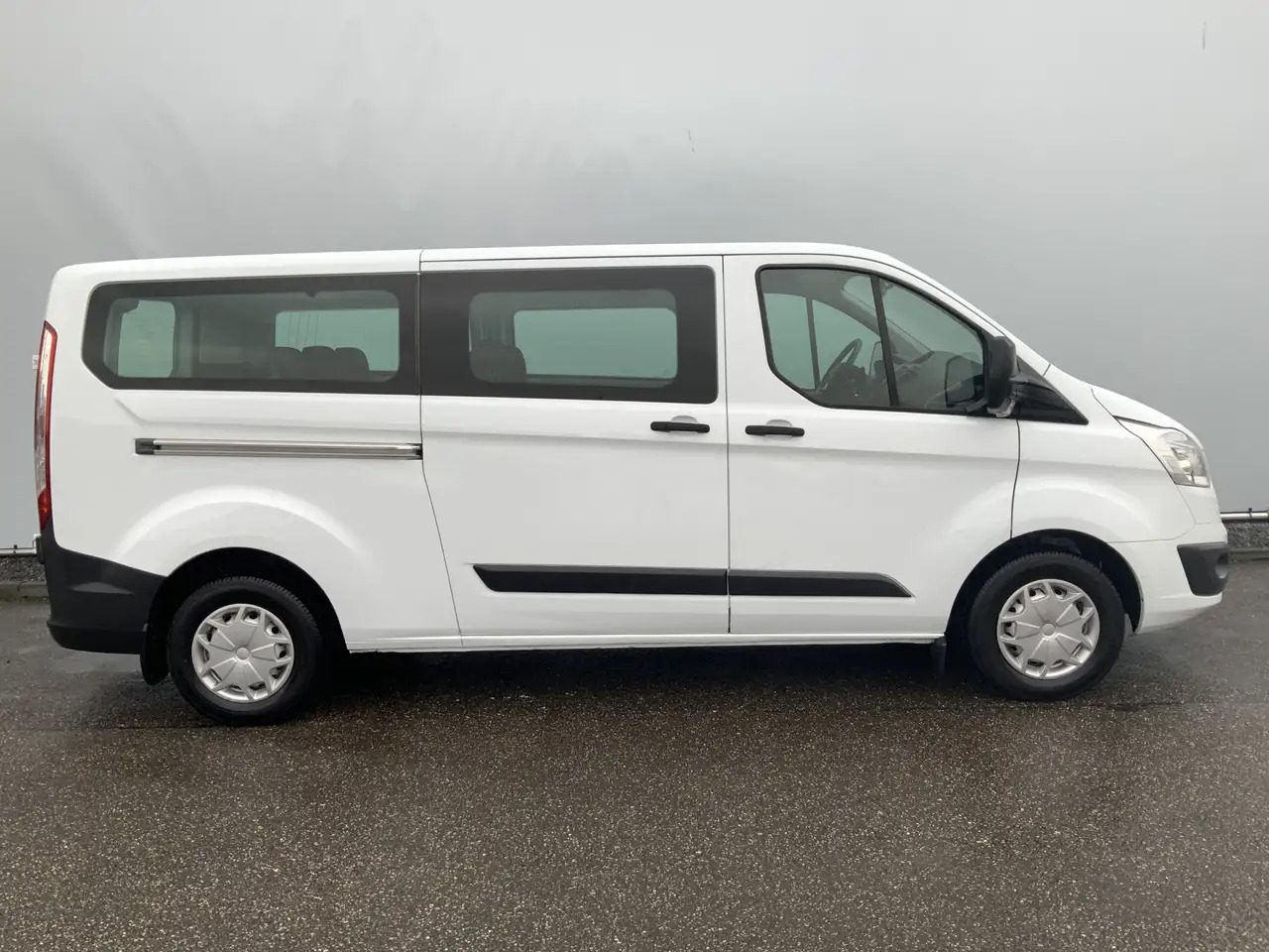 כלי רכב מסחרי לנוסעים Ford Transit Custom 300 2.2 TDCI L2H1 (11000,- ex btw /ex bpm)Trend: תמונה 16