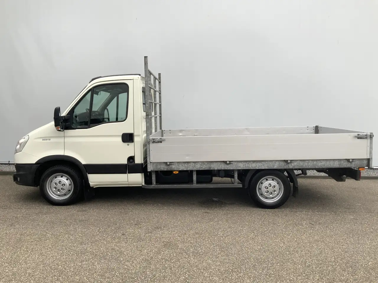 Iveco Daily 35S13 D 345 Pick Up Airco 3 Zits Trekhaak 3500 kg - כלי רכב מסחרי במיטה שטוחה: תמונה 3 Iveco Daily 35S13 D 345 Pick Up Airco 3 Zits Trekhaak 3500 kg - כלי רכב מסחרי במיטה שטוחה: תמונה 3