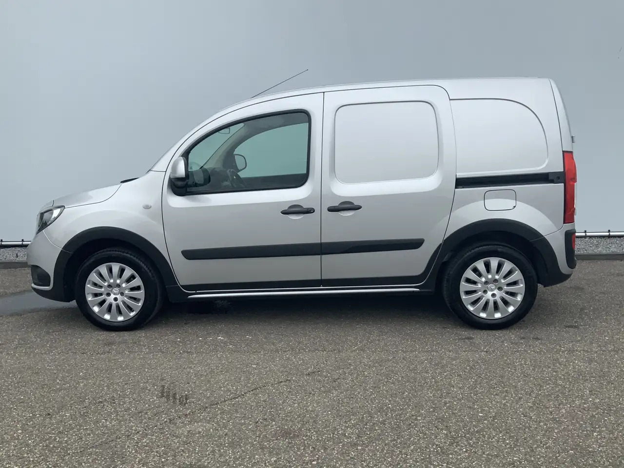 Mercedes-Benz Citan 109 CDI BlueEFFICIENCY Airco Dub Schuifdeur Cruise - מכונות אחרות: תמונה 3 Mercedes-Benz Citan 109 CDI BlueEFFICIENCY Airco Dub Schuifdeur Cruise - מכונות אחרות: תמונה 3