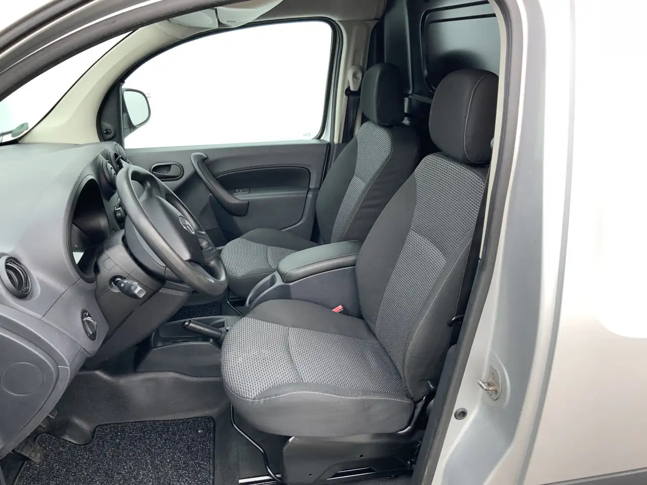 Mercedes-Benz Citan 109 CDI BlueEFFICIENCY Business Ambition Airco Tre - כלי רכב מסחרי קטן: תמונה 4 Mercedes-Benz Citan 109 CDI BlueEFFICIENCY Business Ambition Airco Tre - כלי רכב מסחרי קטן: תמונה 4