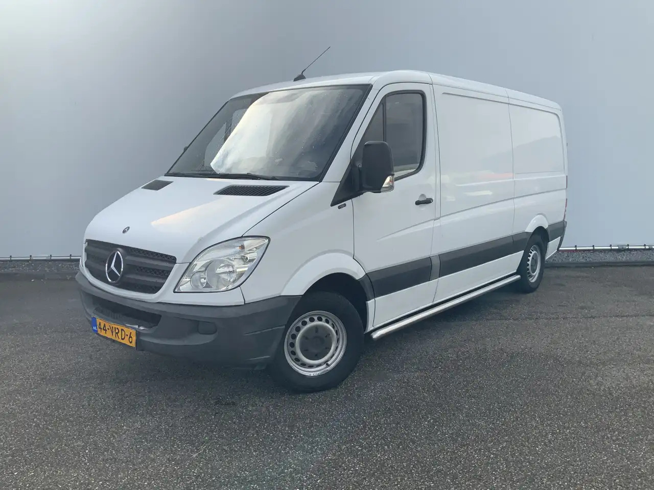 Mercedes-Benz Sprinter 211 2.2 CDI 366 L2 H1 Automaat 3 Zits Side Bar Tre - כלי רכב מסחרי עם לוח: תמונה 1 Mercedes-Benz Sprinter 211 2.2 CDI 366 L2 H1 Automaat 3 Zits Side Bar Tre - כלי רכב מסחרי עם לוח: תמונה 1