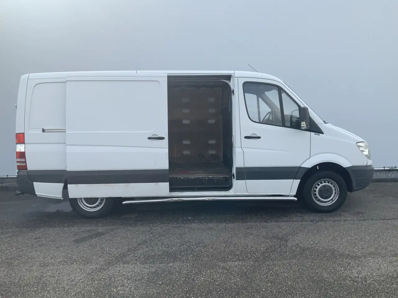 כלי רכב מסחרי עם לוח Mercedes-Benz Sprinter 211 2.2 CDI 366 L2 H1 Automaat 3 Zits Side Bar Tre: תמונה 12