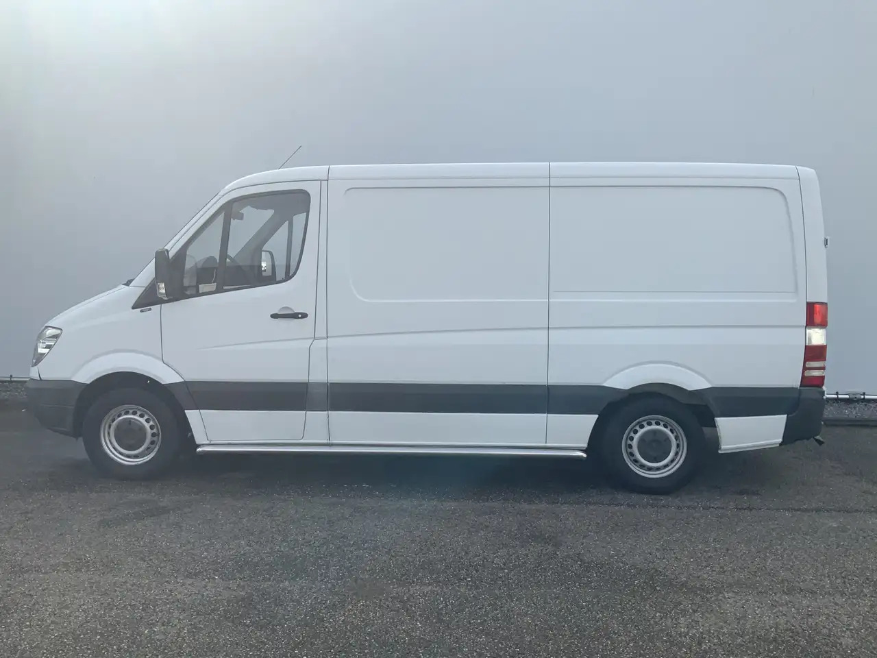Mercedes-Benz Sprinter 211 2.2 CDI 366 L2 H1 Automaat 3 Zits Side Bar Tre - כלי רכב מסחרי עם לוח: תמונה 3 Mercedes-Benz Sprinter 211 2.2 CDI 366 L2 H1 Automaat 3 Zits Side Bar Tre - כלי רכב מסחרי עם לוח: תמונה 3
