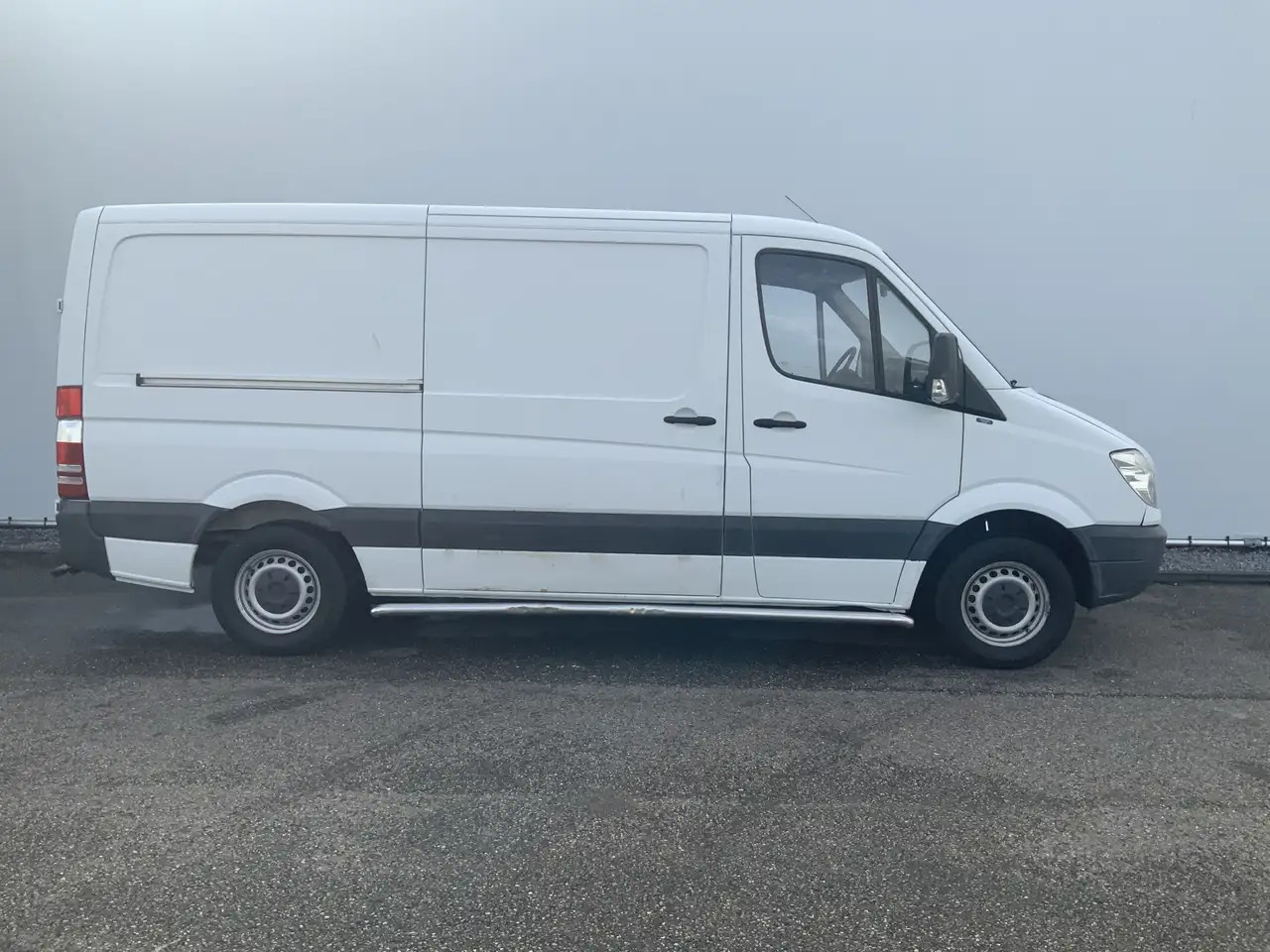 כלי רכב מסחרי עם לוח Mercedes-Benz Sprinter 211 2.2 CDI 366 L2 H1 Automaat 3 Zits Side Bar Tre: תמונה 13