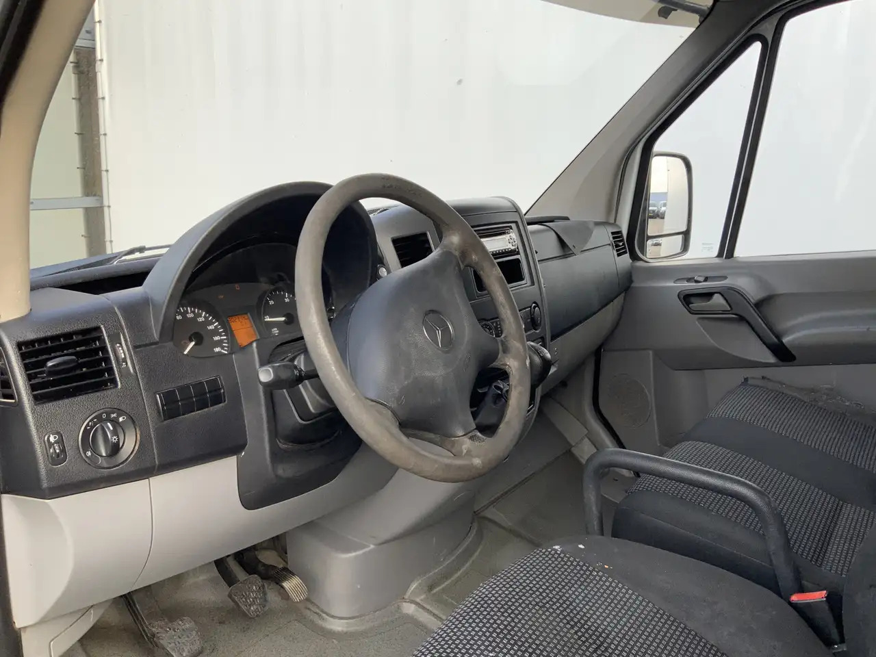 Mercedes-Benz Sprinter 211 2.2 CDI L2H2 Airco 3 Zits Trekhaak 2000 kg Sid - כלי רכב מסחרי עם לוח: תמונה 5 Mercedes-Benz Sprinter 211 2.2 CDI L2H2 Airco 3 Zits Trekhaak 2000 kg Sid - כלי רכב מסחרי עם לוח: תמונה 5