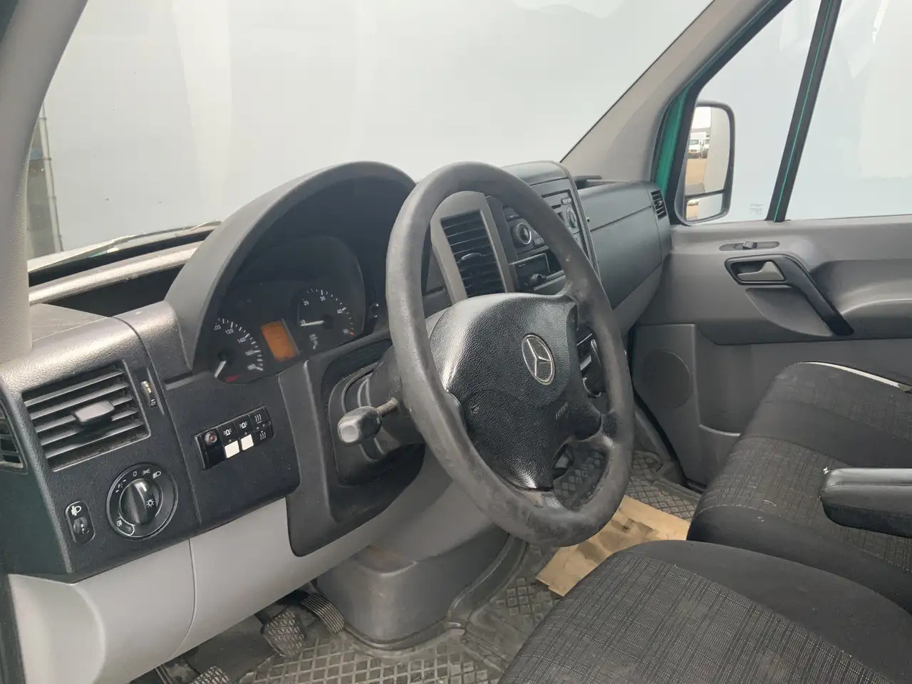 Mercedes-Benz Sprinter 311 2.2 CDI 325 H2 L1 Zits 3 Trekhaak 2800 kg & Op - כלי רכב מסחרי קטן: תמונה 5 Mercedes-Benz Sprinter 311 2.2 CDI 325 H2 L1 Zits 3 Trekhaak 2800 kg & Op - כלי רכב מסחרי קטן: תמונה 5