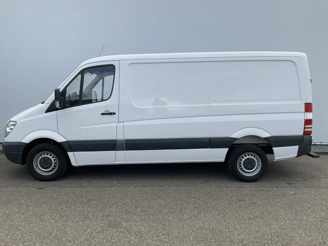 Mercedes-Benz Sprinter 311 2.2 CDI 366 L2 H1 Automaat Trekhaak 2800 kg 3 - כלי רכב מסחרי עם לוח: תמונה 3 Mercedes-Benz Sprinter 311 2.2 CDI 366 L2 H1 Automaat Trekhaak 2800 kg 3 - כלי רכב מסחרי עם לוח: תמונה 3