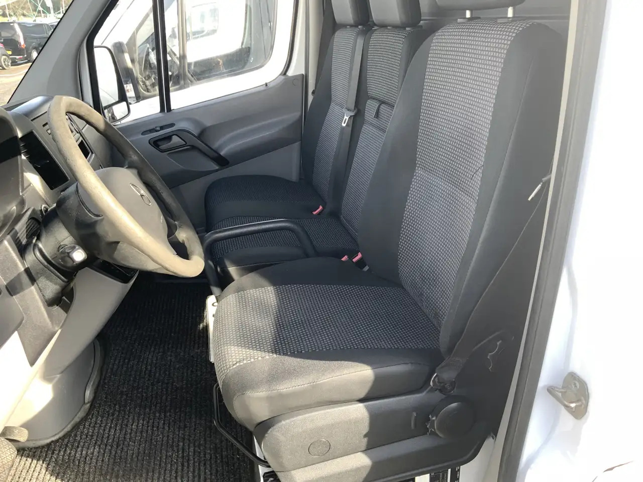 Mercedes-Benz Sprinter 311 2.2 CDI 366 L2H1 Automaat 3 Zits Trekaak 2800k - כלי רכב מסחרי עם לוח: תמונה 3 Mercedes-Benz Sprinter 311 2.2 CDI 366 L2H1 Automaat 3 Zits Trekaak 2800k - כלי רכב מסחרי עם לוח: תמונה 3