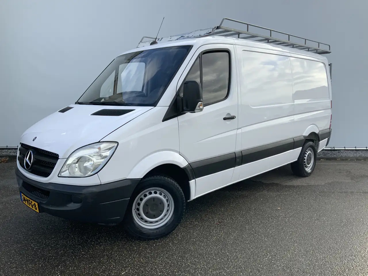 Mercedes-Benz Sprinter 311 2.2 CDI 366 L2H1 Automaat 3 Zits Trekaak 2800k - כלי רכב מסחרי עם לוח: תמונה 1 Mercedes-Benz Sprinter 311 2.2 CDI 366 L2H1 Automaat 3 Zits Trekaak 2800k - כלי רכב מסחרי עם לוח: תמונה 1