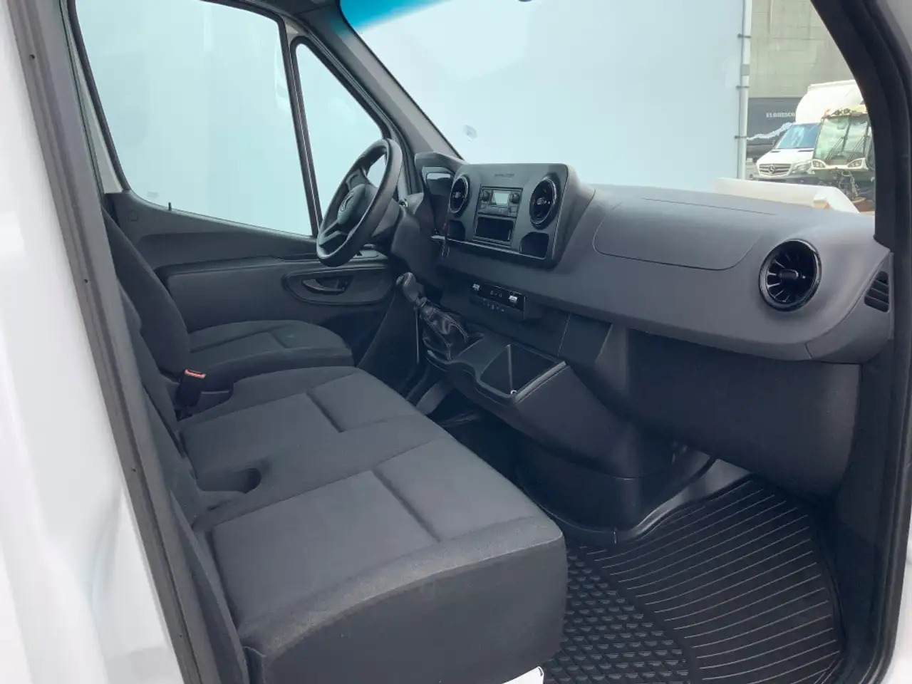 Mercedes-Benz Sprinter 314 2.2 CDI 366 L2H2 Airco 3 Zits Euro 6 - כלי רכב מסחרי עם לוח: תמונה 4 Mercedes-Benz Sprinter 314 2.2 CDI 366 L2H2 Airco 3 Zits Euro 6 - כלי רכב מסחרי עם לוח: תמונה 4