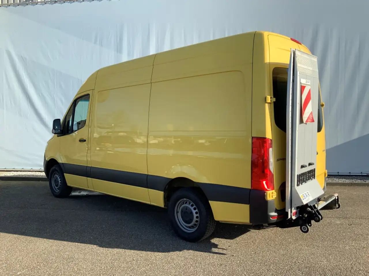 Mercedes-Benz Sprinter 314 2.2 CDI L2H2 & Laadklep& Afstandbediening Airc - כלי רכב מסחרי עם לוח: תמונה 4 Mercedes-Benz Sprinter 314 2.2 CDI L2H2 & Laadklep& Afstandbediening Airc - כלי רכב מסחרי עם לוח: תמונה 4