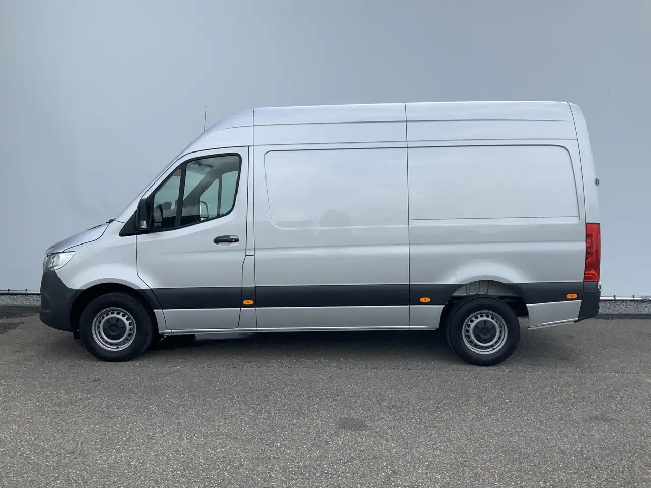 Mercedes-Benz Sprinter 315 1.9 CDI L2H2 Automaat 3 Zits Airco Navi Camera - כלי רכב מסחרי עם לוח: תמונה 2 Mercedes-Benz Sprinter 315 1.9 CDI L2H2 Automaat 3 Zits Airco Navi Camera - כלי רכב מסחרי עם לוח: תמונה 2