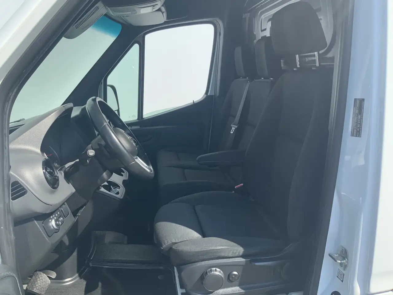Mercedes-Benz Sprinter 316 2.2 CDI L2H2 DC Automaat Cruise Airco 3 Zits W - מכונות אחרות: תמונה 4 Mercedes-Benz Sprinter 316 2.2 CDI L2H2 DC Automaat Cruise Airco 3 Zits W - מכונות אחרות: תמונה 4