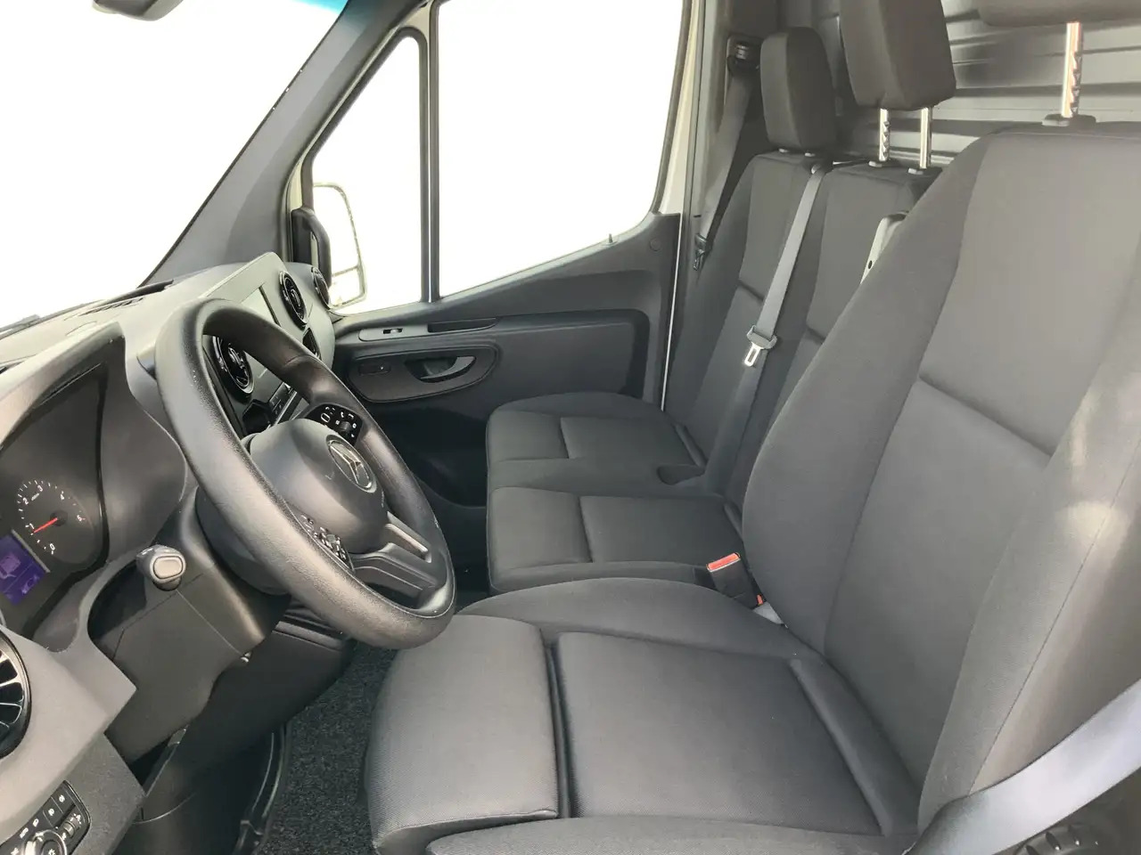 Mercedes-Benz Sprinter 317 1.9 CDI L2H2 RWD Cruise Airco 3 Zits Camera 36 - כלי רכב מסחרי עם לוח: תמונה 4 Mercedes-Benz Sprinter 317 1.9 CDI L2H2 RWD Cruise Airco 3 Zits Camera 36 - כלי רכב מסחרי עם לוח: תמונה 4