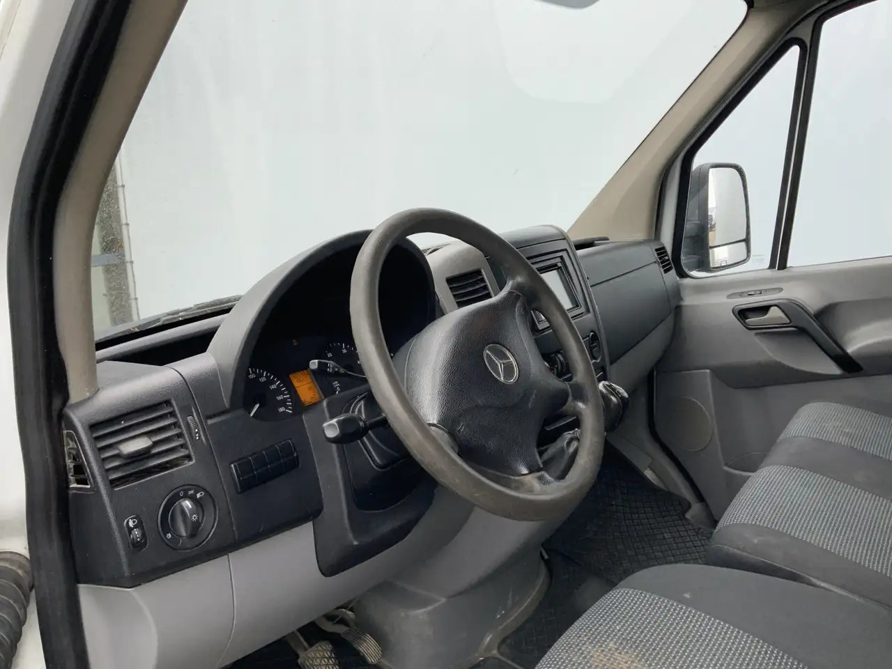 Mercedes-Benz Sprinter 513 2.2 CDI 432 Meubelbak & Deuren 3 Zits Cruise T - כלי רכב מסחרי עם תיבה: תמונה 5 Mercedes-Benz Sprinter 513 2.2 CDI 432 Meubelbak & Deuren 3 Zits Cruise T - כלי רכב מסחרי עם תיבה: תמונה 5