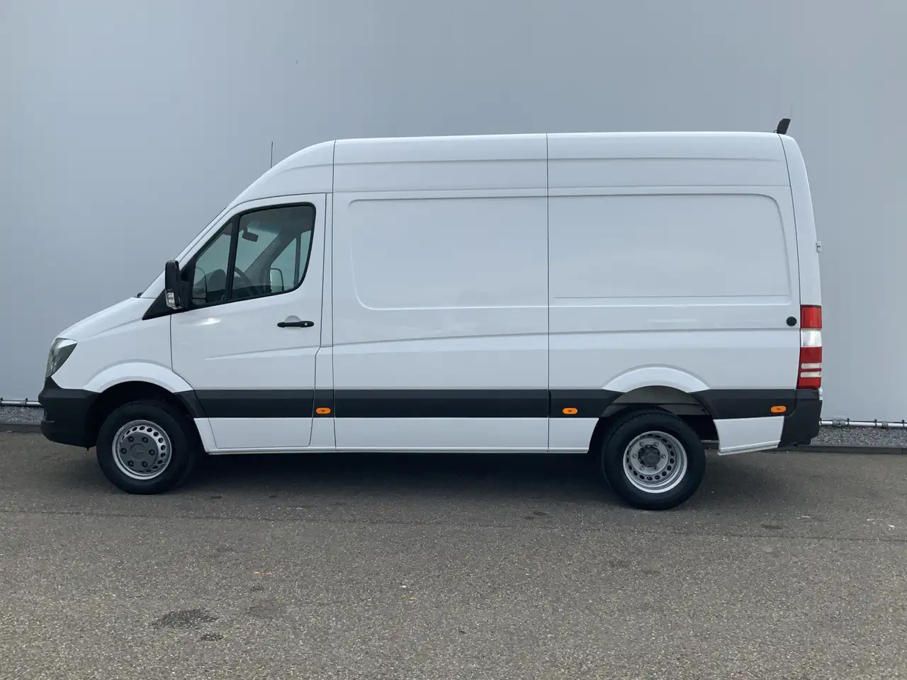 Mercedes-Benz Sprinter 516 2.2 CDI 366 L2H2 Camera Trekhaak 3500 kg Dub L - כלי רכב מסחרי עם לוח: תמונה 3 Mercedes-Benz Sprinter 516 2.2 CDI 366 L2H2 Camera Trekhaak 3500 kg Dub L - כלי רכב מסחרי עם לוח: תמונה 3