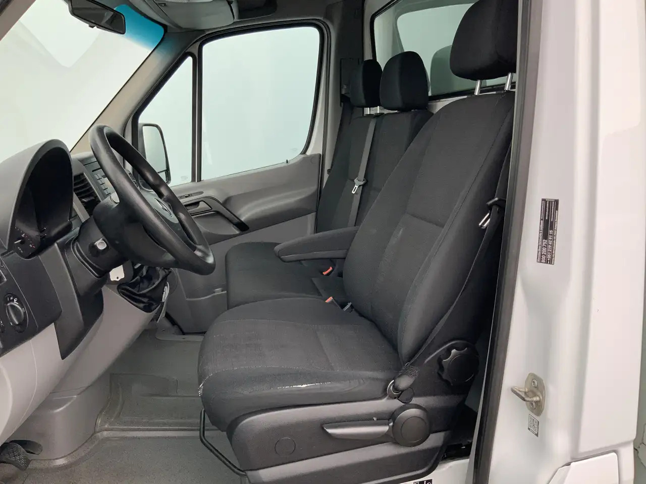 Mercedes-Benz Sprinter 516 2.2 CDI 432 Meubelbak&Deuren &Trap Airco 3 Zit - כלי רכב מסחרי עם תיבה: תמונה 4 Mercedes-Benz Sprinter 516 2.2 CDI 432 Meubelbak&Deuren &Trap Airco 3 Zit - כלי רכב מסחרי עם תיבה: תמונה 4