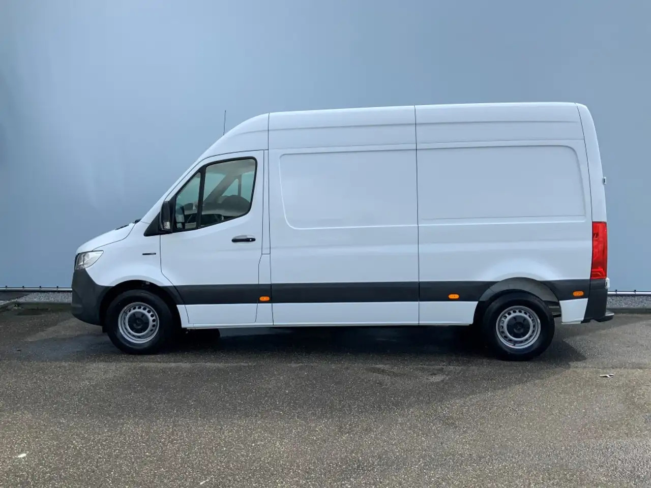 Mercedes-Benz Sprinter E-Sprinter NIEUW !!! L2H2 55 kWh Airco 3 Zits Opst - כלי רכב מסחרי עם לוח: תמונה 5 Mercedes-Benz Sprinter E-Sprinter NIEUW !!! L2H2 55 kWh Airco 3 Zits Opst - כלי רכב מסחרי עם לוח: תמונה 5