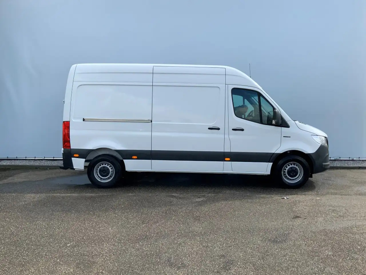 Mercedes-Benz Sprinter E-Sprinter NIEUW !!! L2H2 55 kWh Airco 3 Zits Opst - כלי רכב מסחרי עם לוח: תמונה 3 Mercedes-Benz Sprinter E-Sprinter NIEUW !!! L2H2 55 kWh Airco 3 Zits Opst - כלי רכב מסחרי עם לוח: תמונה 3