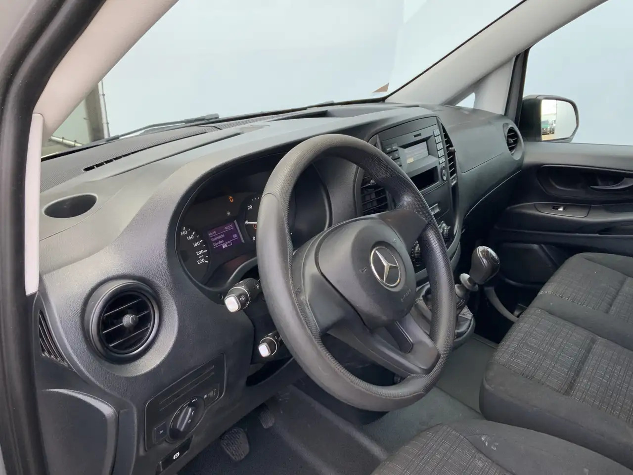 Mercedes-Benz Vito 109 CDI Functional Lang Airco Cruise 3 Zits Trekha - כלי רכב מסחרי קטן: תמונה 5 Mercedes-Benz Vito 109 CDI Functional Lang Airco Cruise 3 Zits Trekha - כלי רכב מסחרי קטן: תמונה 5