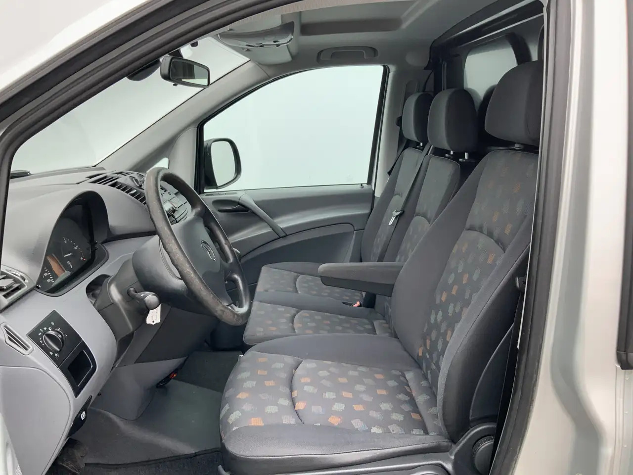 Mercedes-Benz Vito 111 CDI 320 Lang HD Amigo Koel Vries Werkt 100% 3 - כלי רכב מסחרי קטן: תמונה 5 Mercedes-Benz Vito 111 CDI 320 Lang HD Amigo Koel Vries Werkt 100% 3 - כלי רכב מסחרי קטן: תמונה 5