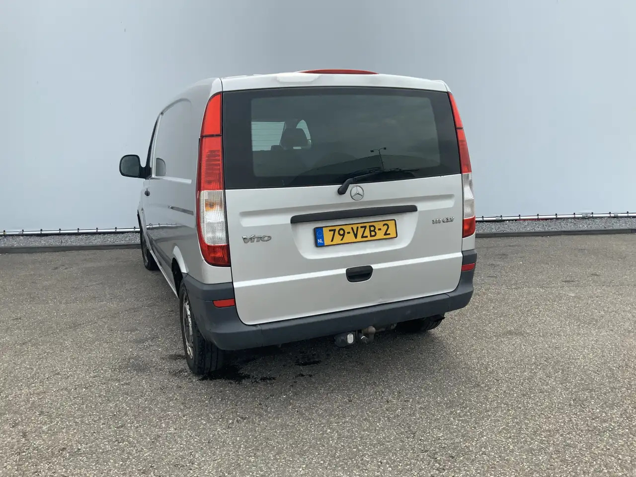 Mercedes-Benz Vito 111 CDI 320 Lang Verstuiver lek Airco Cruise 3 Zit - מכונות אחרות: תמונה 2 Mercedes-Benz Vito 111 CDI 320 Lang Verstuiver lek Airco Cruise 3 Zit - מכונות אחרות: תמונה 2