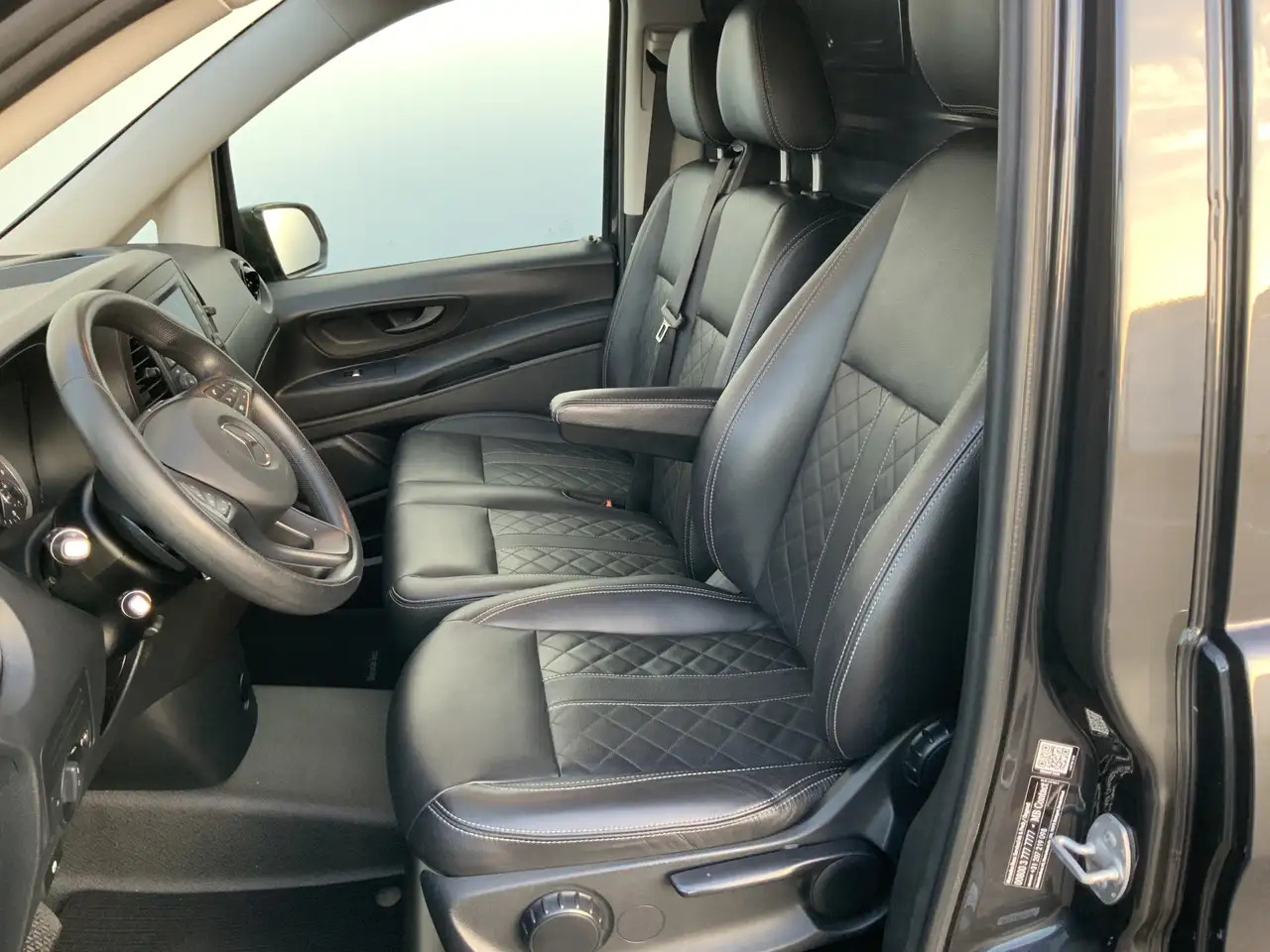 Mercedes-Benz Vito 114 CDI L3 autom. 20 inch , Leer - כלי רכב מסחרי עם לוח: תמונה 4 Mercedes-Benz Vito 114 CDI L3 autom. 20 inch , Leer - כלי רכב מסחרי עם לוח: תמונה 4