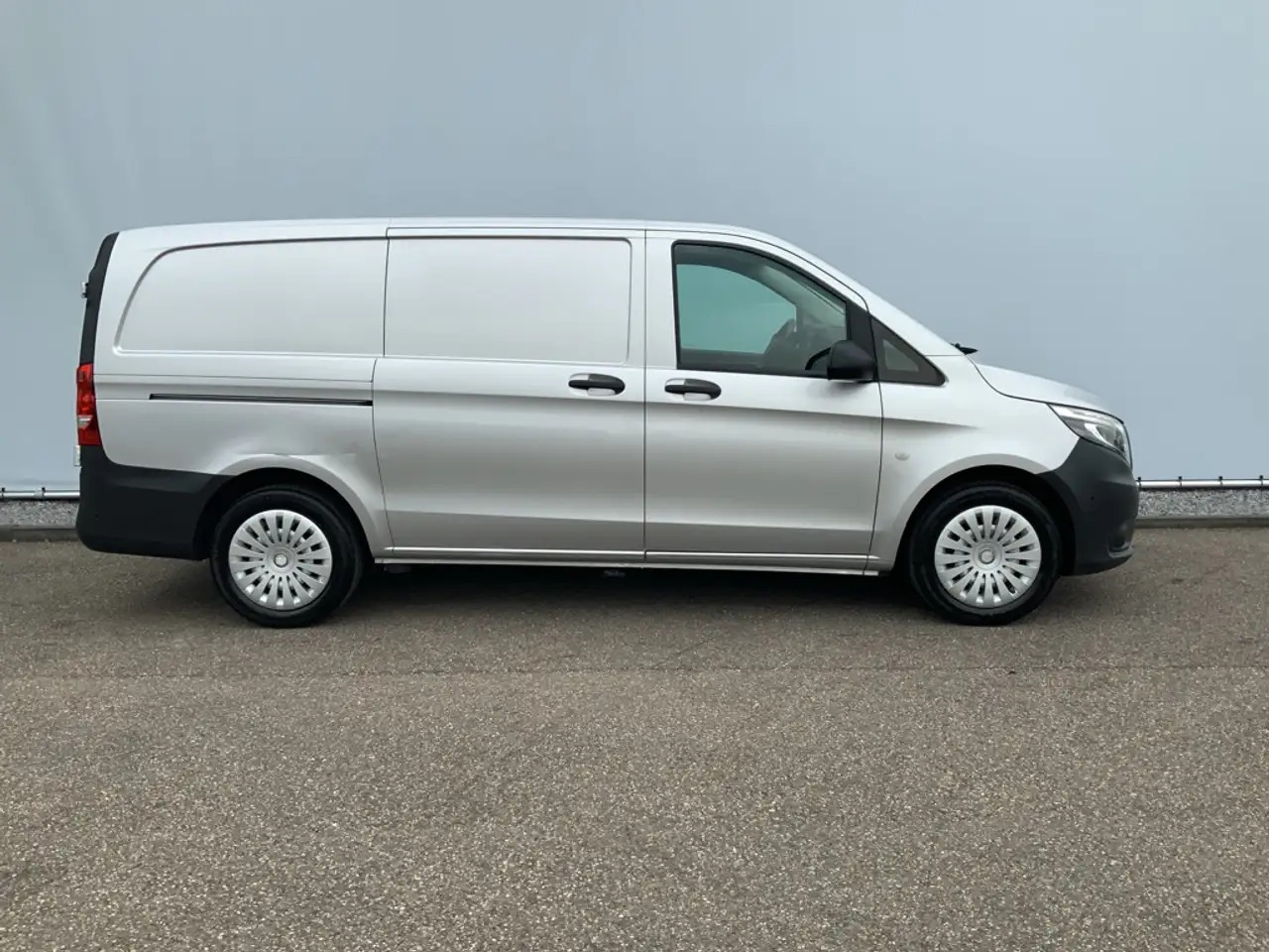 Mercedes-Benz Vito 119 CDI Lang Automaat Airco Cruise Trekhaak 2500 k - כלי רכב מסחרי עם לוח: תמונה 3 Mercedes-Benz Vito 119 CDI Lang Automaat Airco Cruise Trekhaak 2500 k - כלי רכב מסחרי עם לוח: תמונה 3