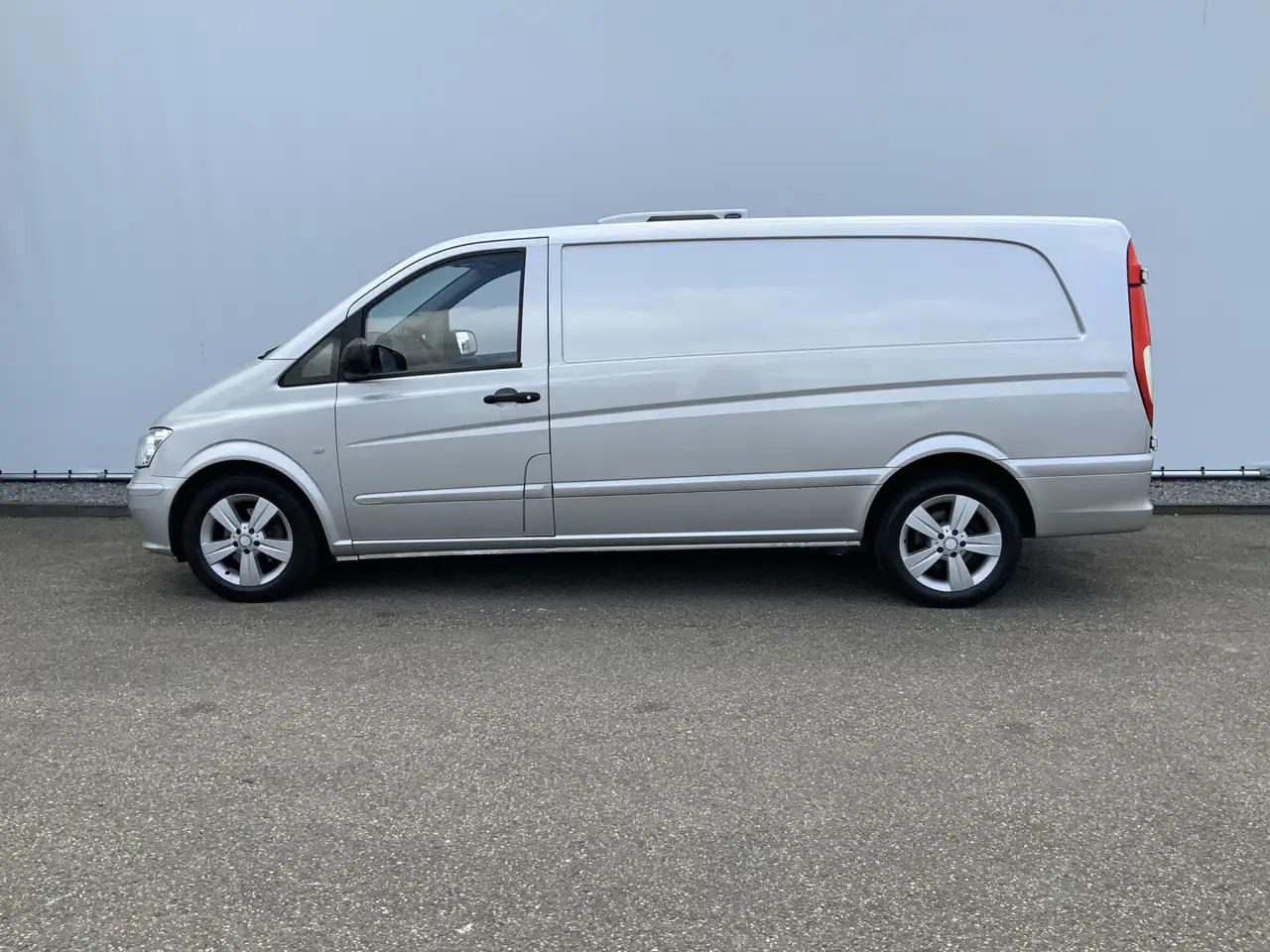 Mercedes-Benz Vito 122 CDI Automaat Koel Auto werkt 100 % 0.gr Airco - כלי רכב מסחרי לקירור: תמונה 3 Mercedes-Benz Vito 122 CDI Automaat Koel Auto werkt 100 % 0.gr Airco - כלי רכב מסחרי לקירור: תמונה 3