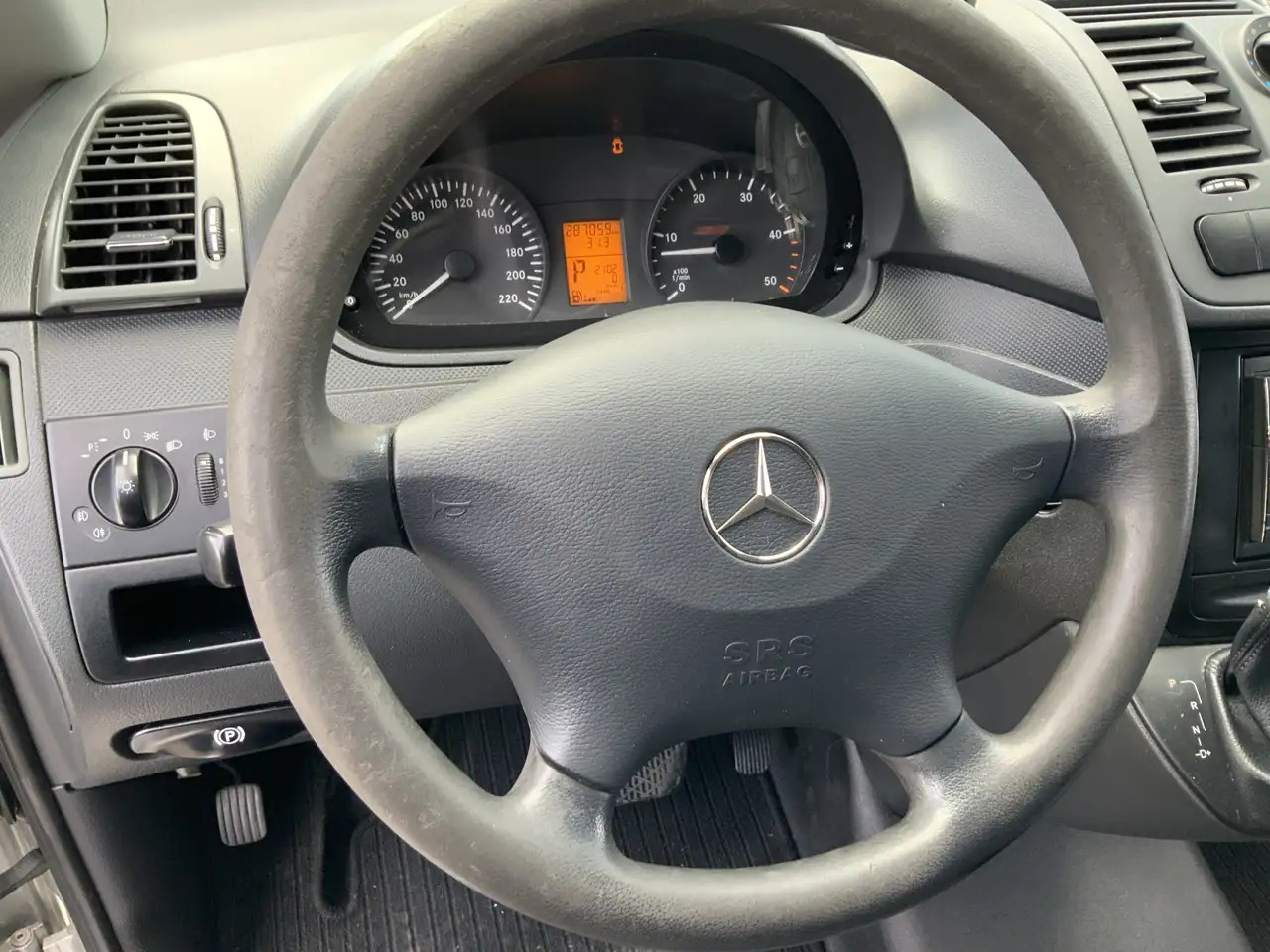 Mercedes-Benz Vito 122 CDI Automaat Koel Auto werkt 100 % 0.gr Airco - כלי רכב מסחרי לקירור: תמונה 4 Mercedes-Benz Vito 122 CDI Automaat Koel Auto werkt 100 % 0.gr Airco - כלי רכב מסחרי לקירור: תמונה 4