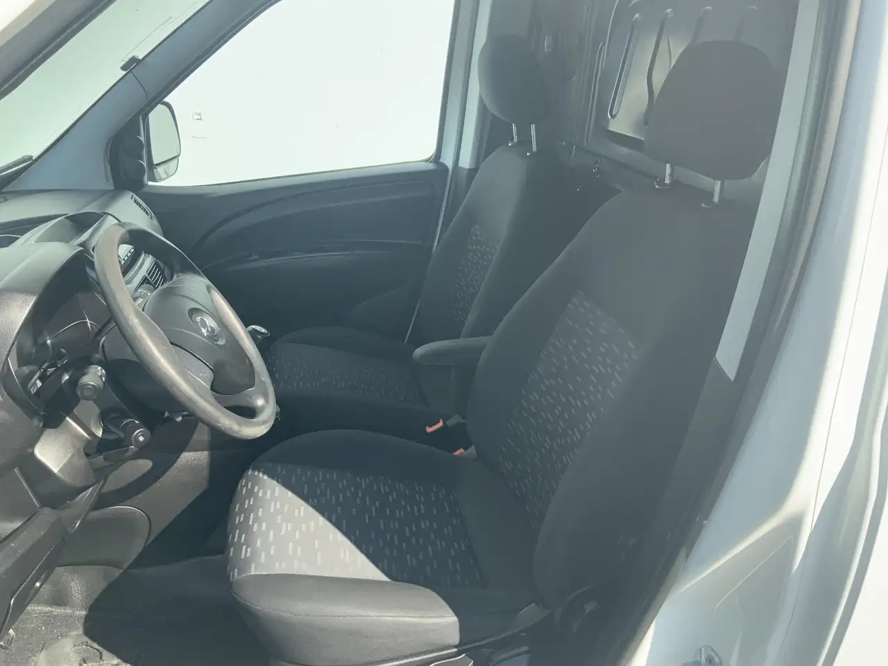 Opel Combo 1.3 CDTi L1H1 EXPORT ecoFLEX Edition Airco Trekhaa - כלי רכב מסחרי קטן: תמונה 4 Opel Combo 1.3 CDTi L1H1 EXPORT ecoFLEX Edition Airco Trekhaa - כלי רכב מסחרי קטן: תמונה 4
