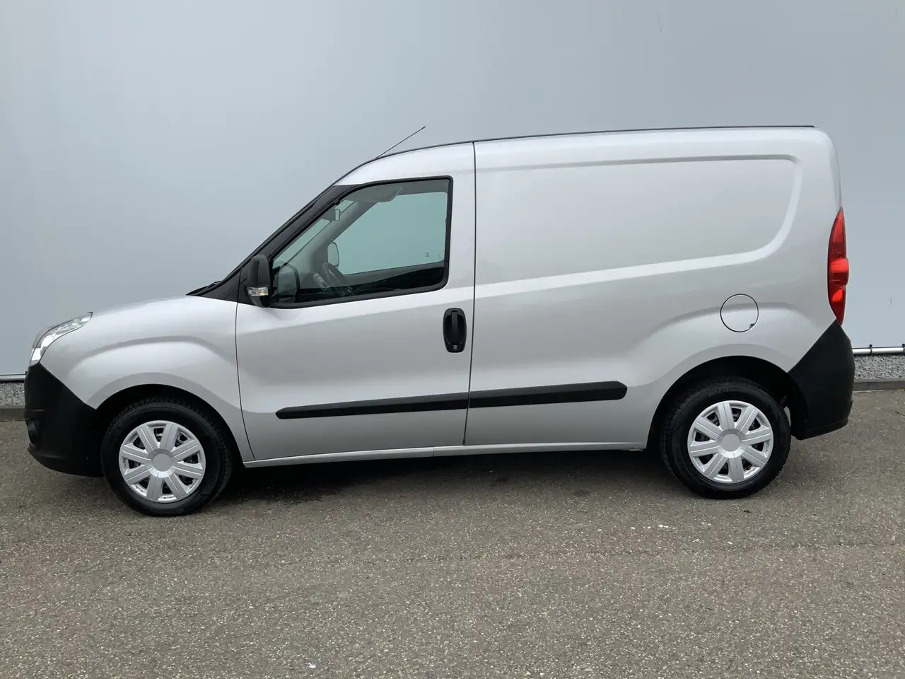 Opel Combo 1.3 CDTi L1H1 Edition Airco Euro 6 - כלי רכב מסחרי עם לוח: תמונה 3 Opel Combo 1.3 CDTi L1H1 Edition Airco Euro 6 - כלי רכב מסחרי עם לוח: תמונה 3